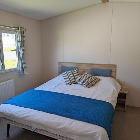 Lovely Bright Modern Caravan Swanage On Peaceful And Tranquil Holiday Park Екстер'єр фото