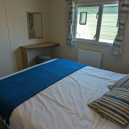 Lovely Bright Modern Caravan Swanage On Peaceful And Tranquil Holiday Park Екстер'єр фото