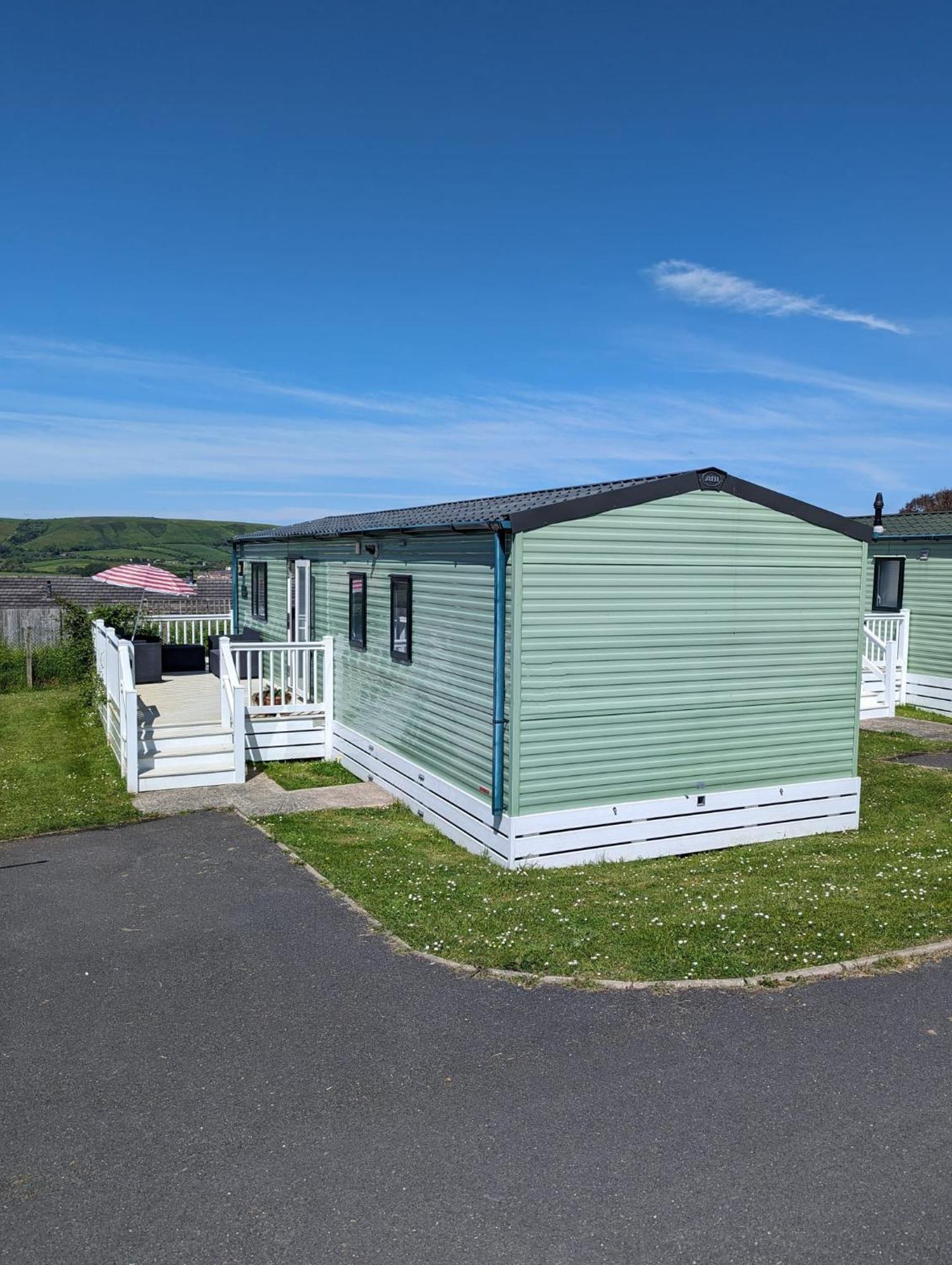 Lovely Bright Modern Caravan Swanage On Peaceful And Tranquil Holiday Park Екстер'єр фото